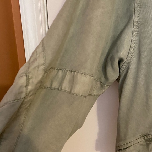 Women’s army green jacket. Size small. - Picture 4 of 6